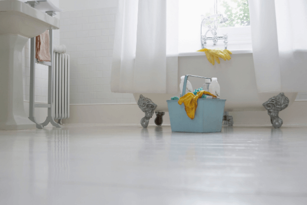 Fürdőszoba takarítás gyorsan és vízkőmentesen? Így csináld!